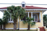 4228 South Galvez Street Accommodation Rooms