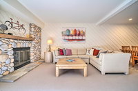 4311 Fairway 9 Accommodation Rooms