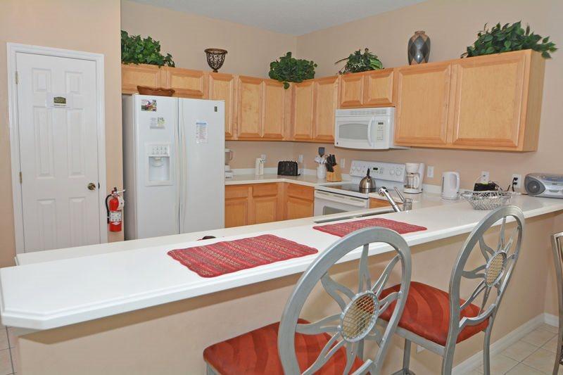 5 Bedroom 3 Bath Pool Home In Gated Community Near The Parks - thumb 3