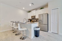 5-Bed Th Well Appointed  Sure To Please 1551 Sd Townhouse Accommodation Rooms