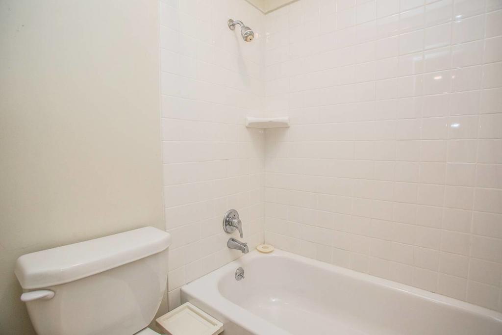 500W#124  Convenient And Spacious 1B1B Near Tech & Hospitals - thumb 0