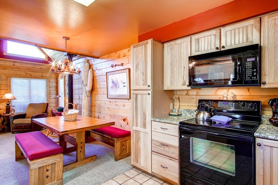 597 Deerpath Home - thumb 2