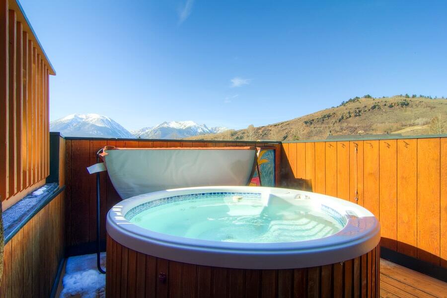 597 Deerpath Home - thumb 1