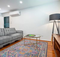 70s Retro Montrose w/Parking Coffee and Netflix - Accommodation Rooms