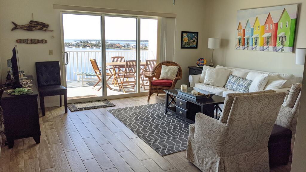 8D South Harbour - thumb 1