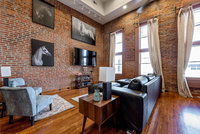 A View of Broadway Accommodation Rooms