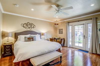 Adorable Mission Bay Studio Accommodation Rooms