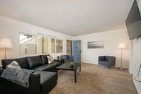 Amazing Pacific Beach Bungalow II Just Blocks to the Beach Accommodation Rooms