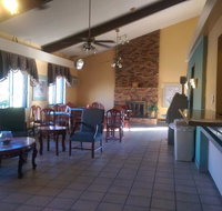 Americas Best Inn and Suites- Caseyville - Accommodation Rooms