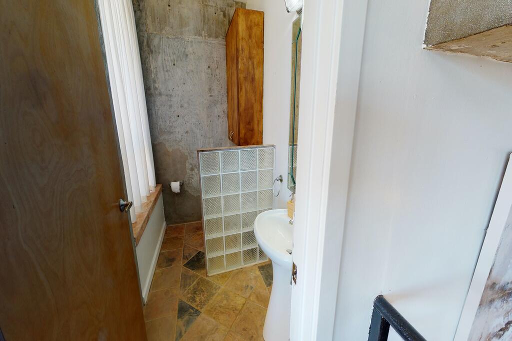 An Oceanfront Experience - thumb 1