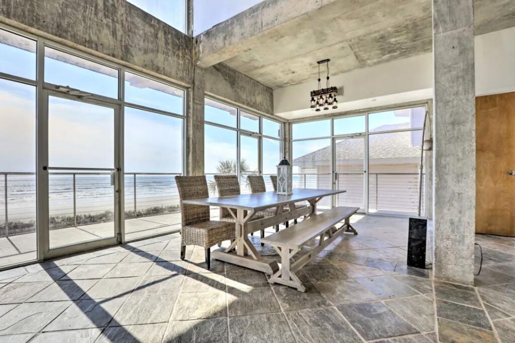 An Oceanfront Experience - thumb 0