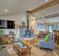 Arcata Area Home with Courtyard 10 Mi to Coast - Accommodation Rooms