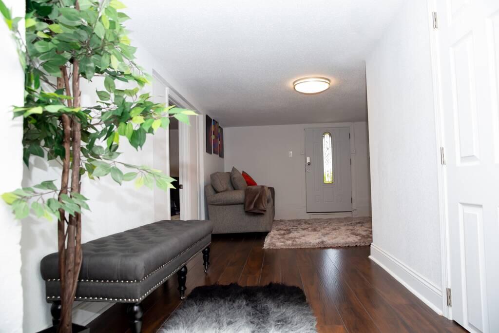 Art Deco Pad Modern Touches Near French Quarter - thumb 3