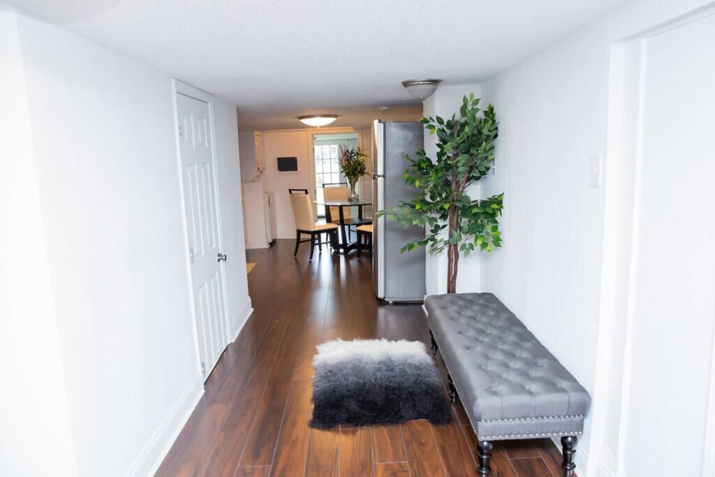 Art Deco Pad Modern Touches Near French Quarter - thumb 1