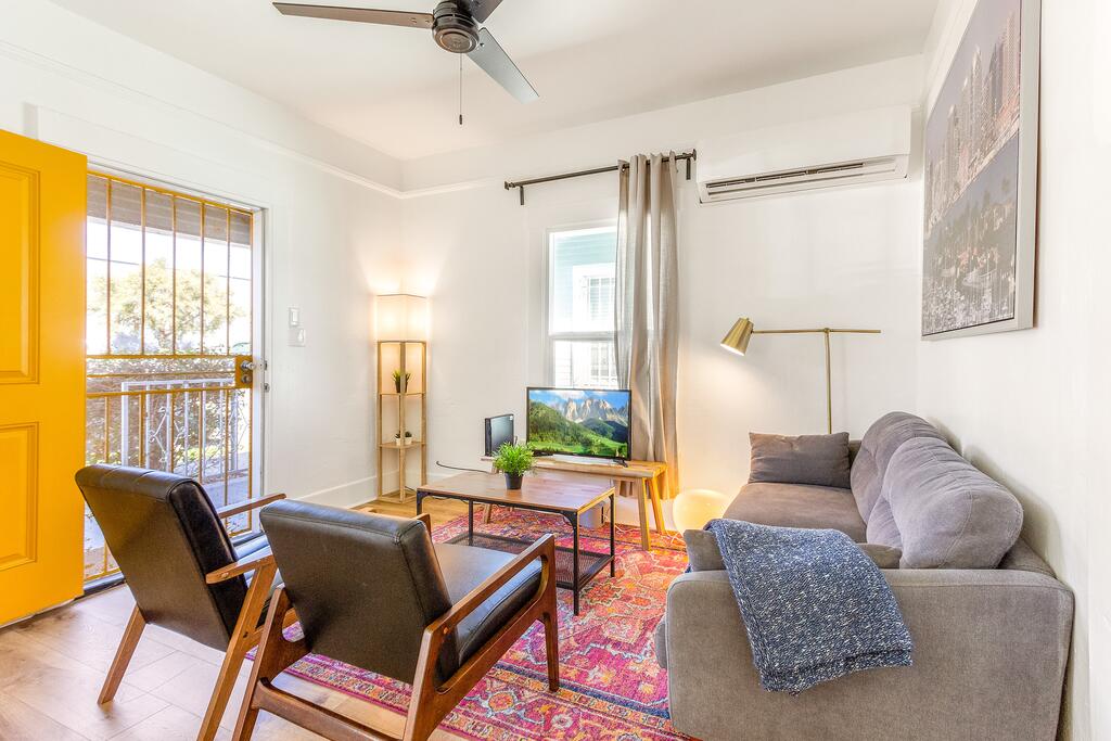 Arts District Cottage - thumb 1