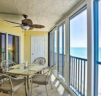 Beachfront Englewood Condo with Comm Pool and Boat Slip - Accommodation Rooms
