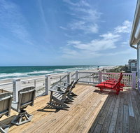 Beachfront Oasis - 2 Huge Decks BBQ and Views - Accommodation Rooms