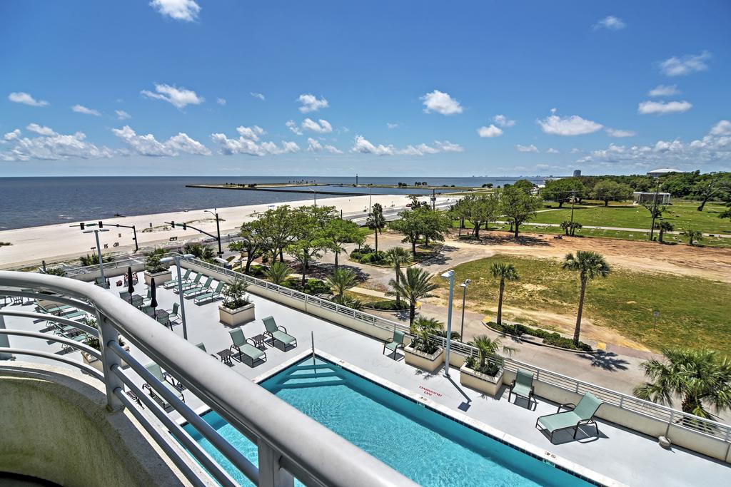 Beachside Biloxi Club Condo, Balcony With Ocean View! - thumb 2