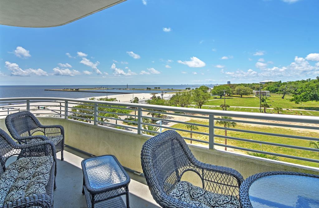 Beachside Biloxi Club Condo, Balcony With Ocean View! - thumb 0