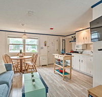 Beachy Cape Cod Condo, Walk to Coast & Dining - Accommodation Rooms
