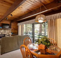 Bear's Lair Home - Accommodation Rooms