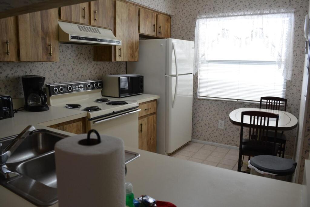 BEAUTIFUL 2 BEDROOM 2 BATH CONDOMINIUM - thumb 1
