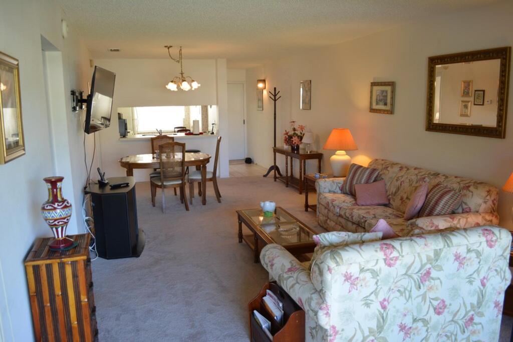 BEAUTIFUL 2 BEDROOM 2 BATH CONDOMINIUM - thumb 3