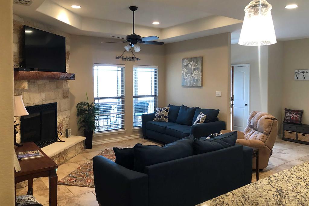 Beautiful Canyon Lake Home With Patio, 1 Mi Boat Ramp - thumb 3