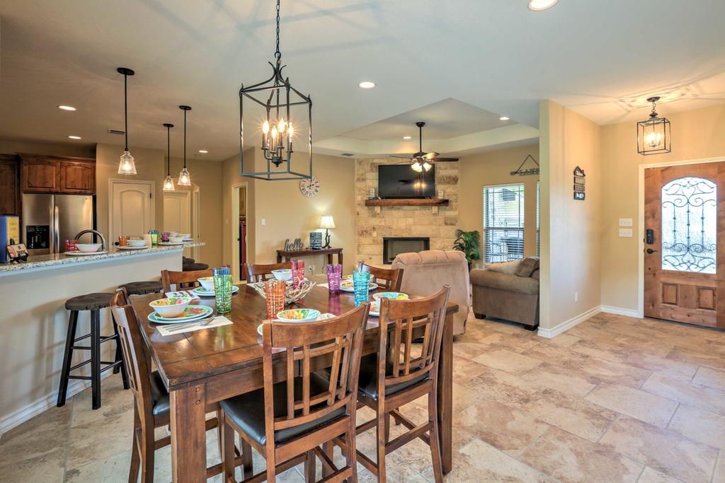 Beautiful Canyon Lake Home With Patio, 1 Mi Boat Ramp - thumb 0