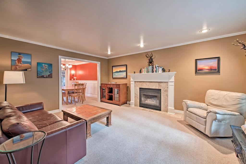 Beautiful Wine Country Home With Lake View By Seattle - thumb 2