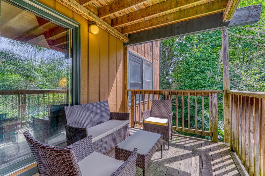 Bee Branch 44 - thumb 1