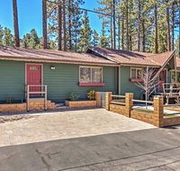 Big Bear Home with Private Hot Tub - 5 Mins to Lake! - Accommodation Rooms