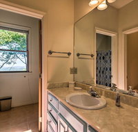 Boone Home with Deck - 9 Miles to Mystery Hill! - Accommodation Rooms