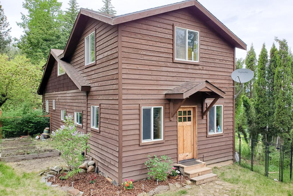 Bottle Bay Cabin - thumb 1