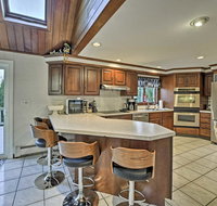 Bourne Home with Hot Tub and Deck, 10 Mins to Beaches! - Accommodation Rooms