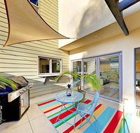 Bright  Breezy Retreat - Walk to Tamarack Beach home - Accommodation Rooms