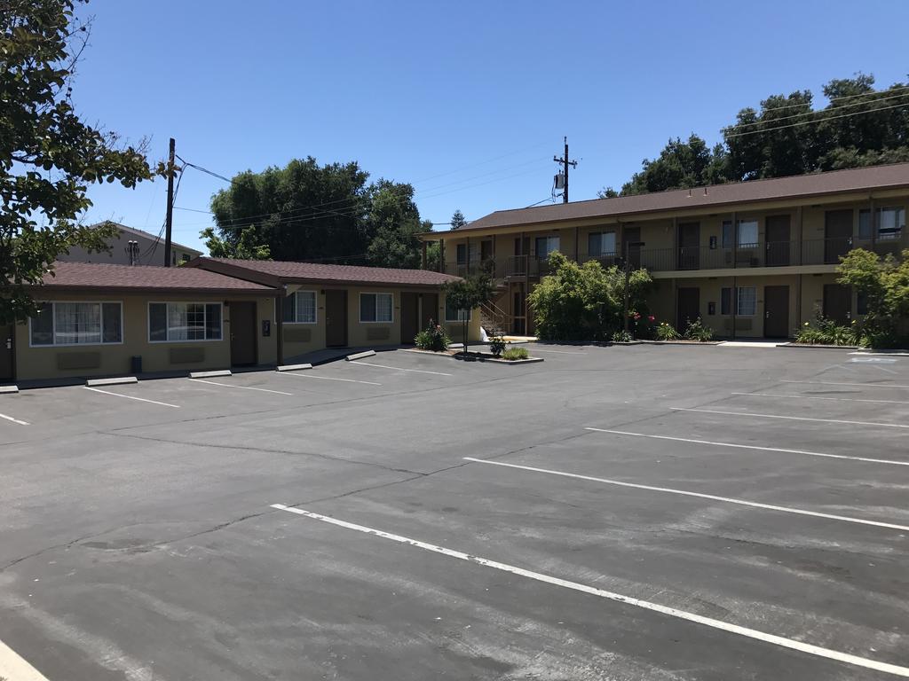 Budget Inn - thumb 2