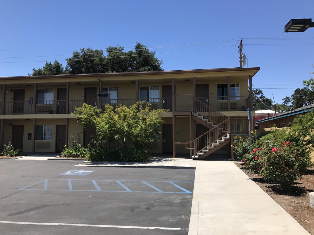 Budget Inn - thumb 1
