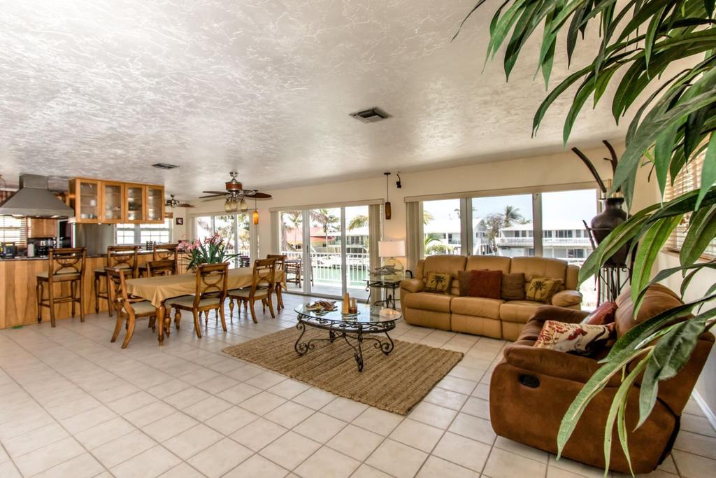 Caribbean Fantazy 3bed/3bath With Private Pool & Docakge - thumb 0