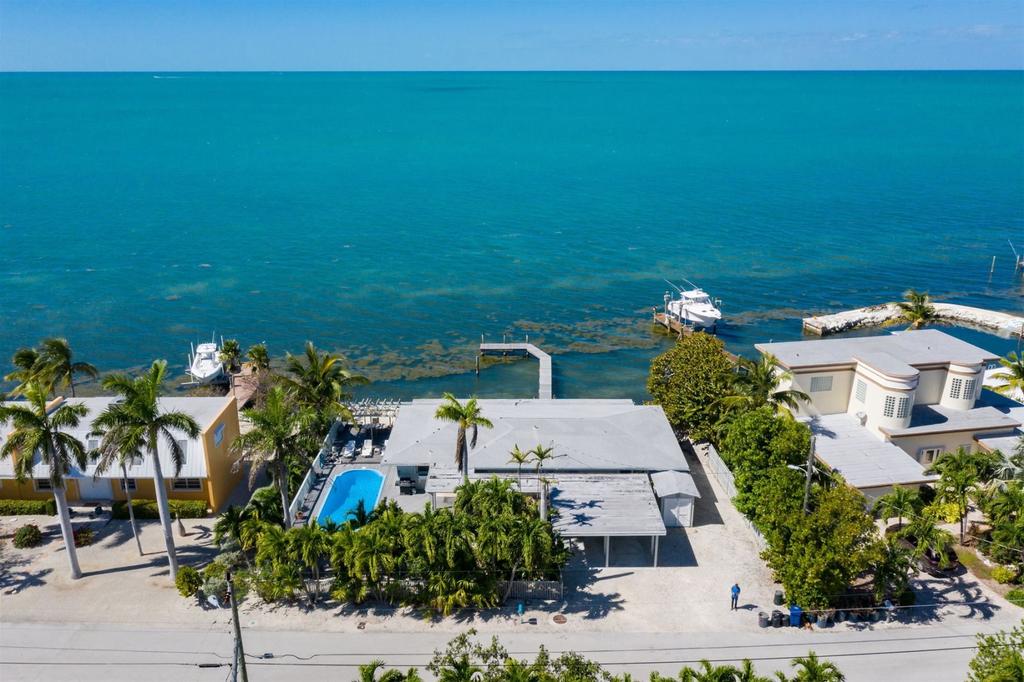 Caribbean Sunset 3bed/3bath With Private Pool & Dockage - thumb 0