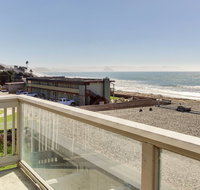 Cayucos Beachfront Condo with Stunning Water Views - Accommodation Rooms