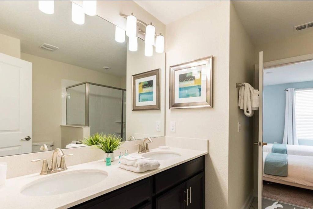 Champions Gate Luxury 8 Bedrooms Movie Theater Room And Private Pool - thumb 2