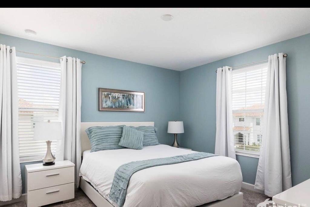 Champions Gate Luxury 8 Bedrooms Movie Theater Room And Private Pool - thumb 1