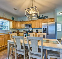 Charming Coastal Cottage Walk to Beach  Downtown - Accommodation Rooms