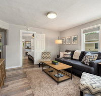 Charming Old Town Bungalow with FREE Cruiser Bikes - Accommodation Rooms