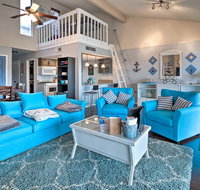 Charming Point Venture Townhome w/ Lake View - Accommodation Rooms