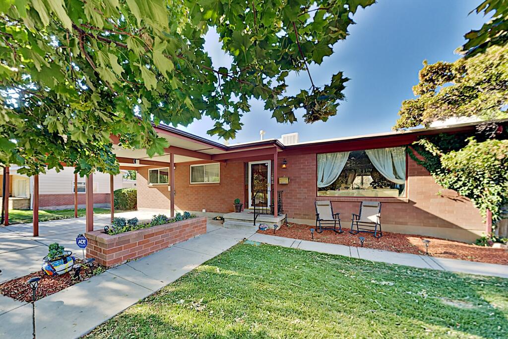 Classic Alpine Gem - Near Dining, U Of U & Skiing Home - thumb 0