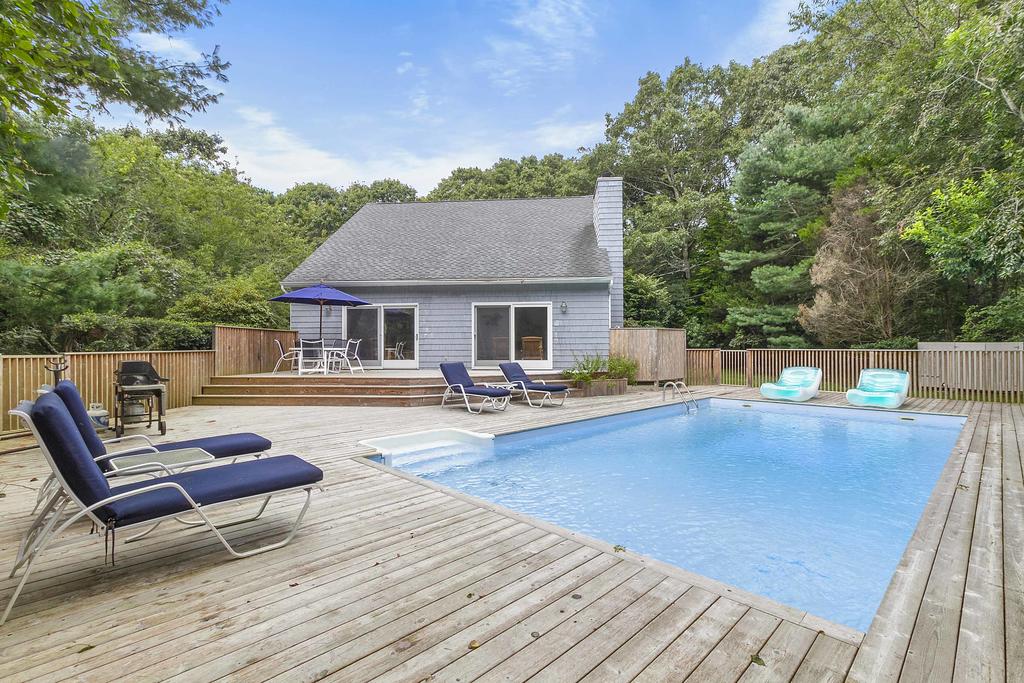 Classic East Hampton Home With Pool - Walk To Village - thumb 2