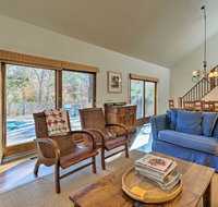 Classic East Hampton Home with Pool - Walk to Village - Accommodation Rooms