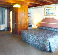 Cloverdale Oaks Inn - Accommodation Rooms